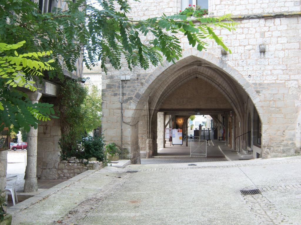 Petit Gite Des Augustins Monflanquin Eksteriør billede